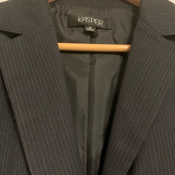 Kasper Navy Pinstripe Suit Jacket 14 - Picture 6 of 6